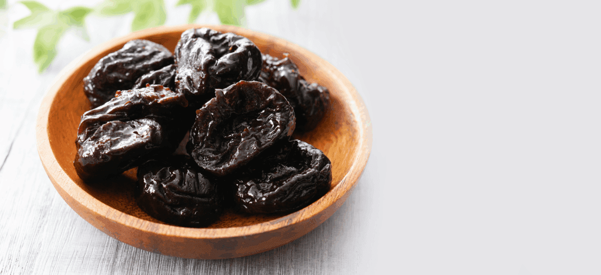 تاثیر شگفت انگیز آلو خشک برای تقویت استخوان زنان پس از یائسگی