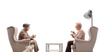 نوشیدن منظم چای و قهوه می تواند از کاهش حافظه در سالمندی جلوگیری کند