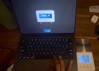 اپلیکیشن جدید TrackWeight که توسط توسعه‌دهنده کانادایی Krish Shah طراحی شده، قابلیت تبدیل Trackpad مک‌بوک‌های مجهز به Force Touch را به یک ترازو فراهم می‌کند. این ابزار خلاقانه اکنون به‌صورت متن‌باز و تحت مجوز MIT در پلتفرم GitHub در دسترس عموم قرار گرفته است.