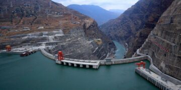 جابه‌جایی قطب‌های زمین بر اثر ساخت سدهای عظیم در جهان