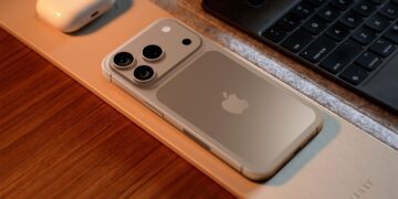 آیفون ۱۷ پرو با قابلیت شارژ بی‌سیم معکوس عرضه خواهد شد