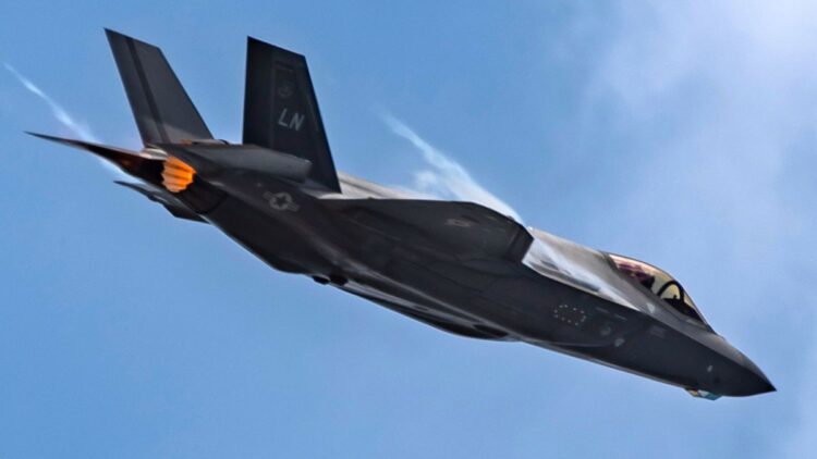 سقوط جنگنده F-35