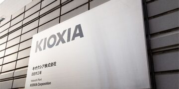 ماژول فلش پرسرعت Kioxia با ظرفیت ۵ ترابایت و پهنای باند ۶۴ گیگابایت بر ثانیه معرفی شد