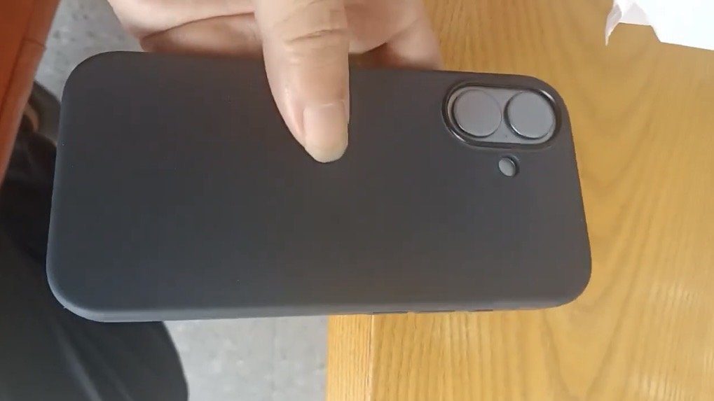 قاب سیلیکونی آیفون ۱۷