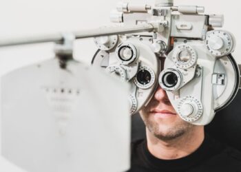 شناسایی علائم اولیه آلزایمر سال ها قبل از بروز اختلالات حافظه با معاینه چشم