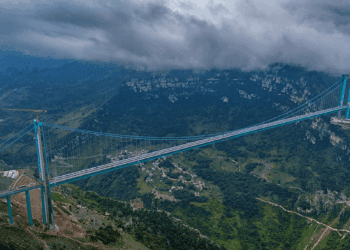 بلندترین پل جهان آماده افتتاح شد