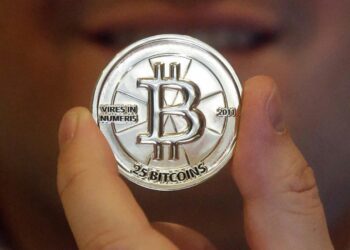 صعود بیتکوین به محدوده ۱۲۲ هزار دلار؛ اتریوم رکورد سهساله را شکست