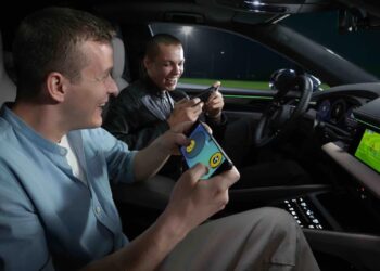 همکاری پورشه و AirConsole