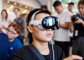 آپدیت بزرگ visionOS 26 با رابط کاربری Liquid Glass و ویجت‌های فضایی برای ویژن پرو منتشر شد