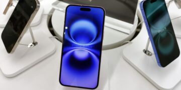 قیمت‌های آیفون ۱۷ مشخص شد؛ گزارش تازه شایعات افزایش قیمت را رد می‌کند