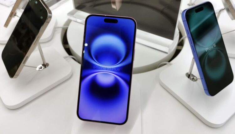 قیمتهای آیفون ۱۷ مشخص شد؛ گزارش تازه شایعات افزایش قیمت را رد میکند