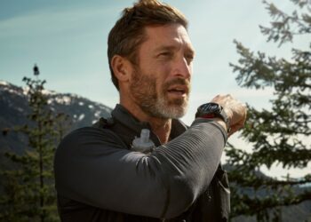 با این ساعت گارمین نیازی به حمل گوشی ندارید؛ ارتباط ماهواره‌ای و LTE