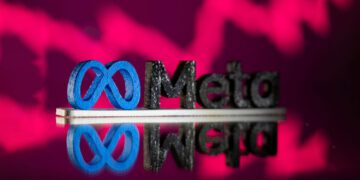 جنجال چت‌بات‌های متا با تقلید از سلبریتی‌ها