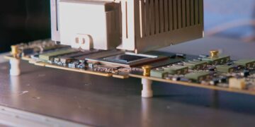 ارتقاء کارت گرافیک RTX 4090 به حافظه 48GB با یک کیت ارتقا جدید