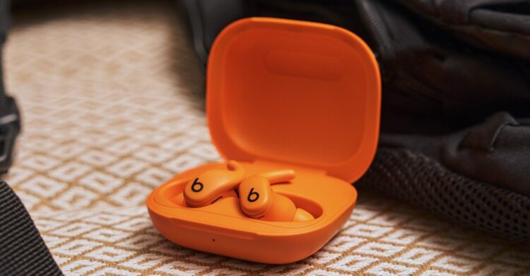Powerbeats Fit earbuds