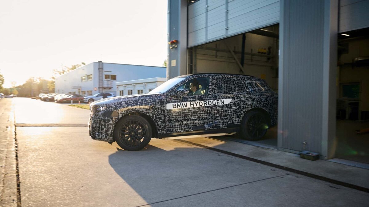 نخستین تصاویر BMW X5 جدید منتشر شد