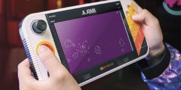 آتاری رسماً کنسول دستی جدید خود با نام Atari Gamestation Go را برای پیش‌خرید عرضه کرده است.