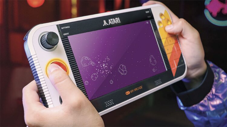 آتاری رسماً کنسول دستی جدید خود با نام Atari Gamestation Go را برای پیش‌خرید عرضه کرده است.