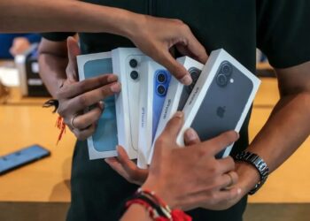 پیچیدهتر شدن قاچاق موبایل؛ تخلف درون برند سامسونگ