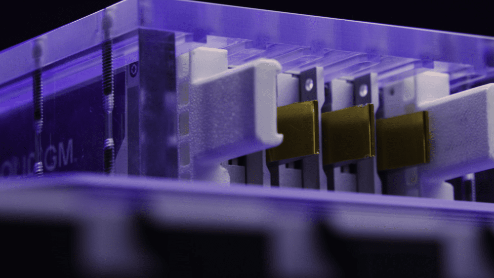 Solidigm D7-PS1010 E1.S External SSD