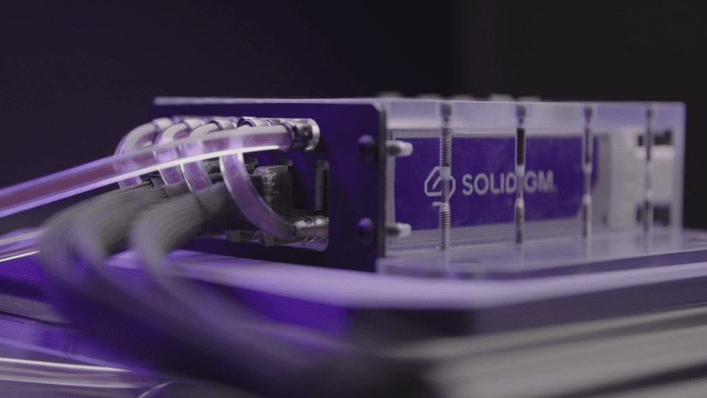 Solidigm D7-PS1010 E1.S External SSD