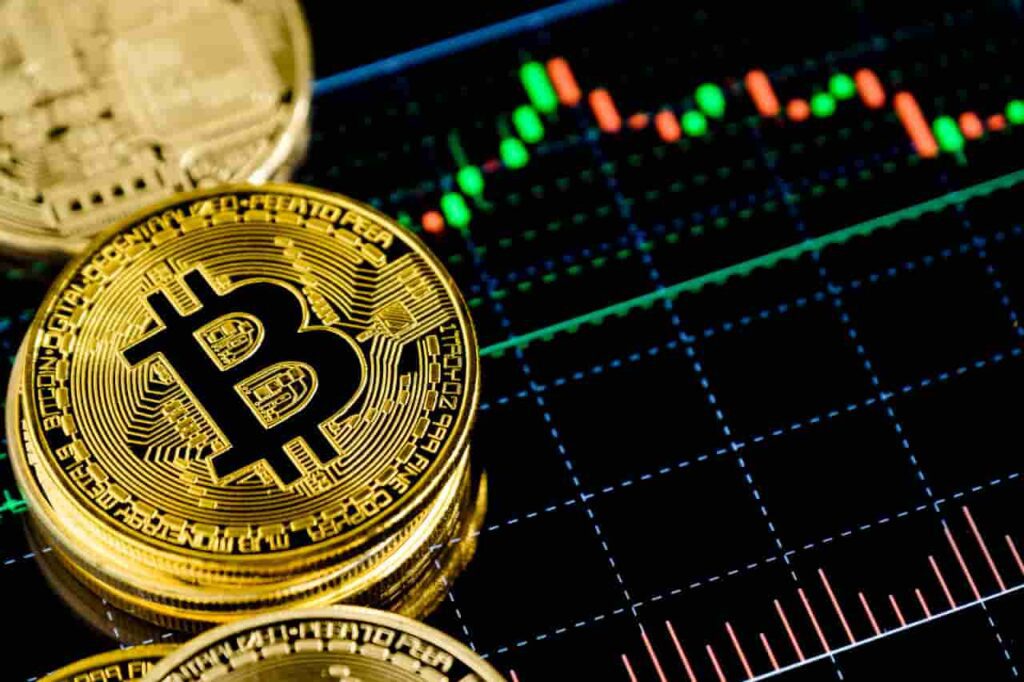 بازگشت قیمت بیت‌کوین بالای ۱۱۴ هزار دلار هم‌زمان با جهش تاریخی طلا