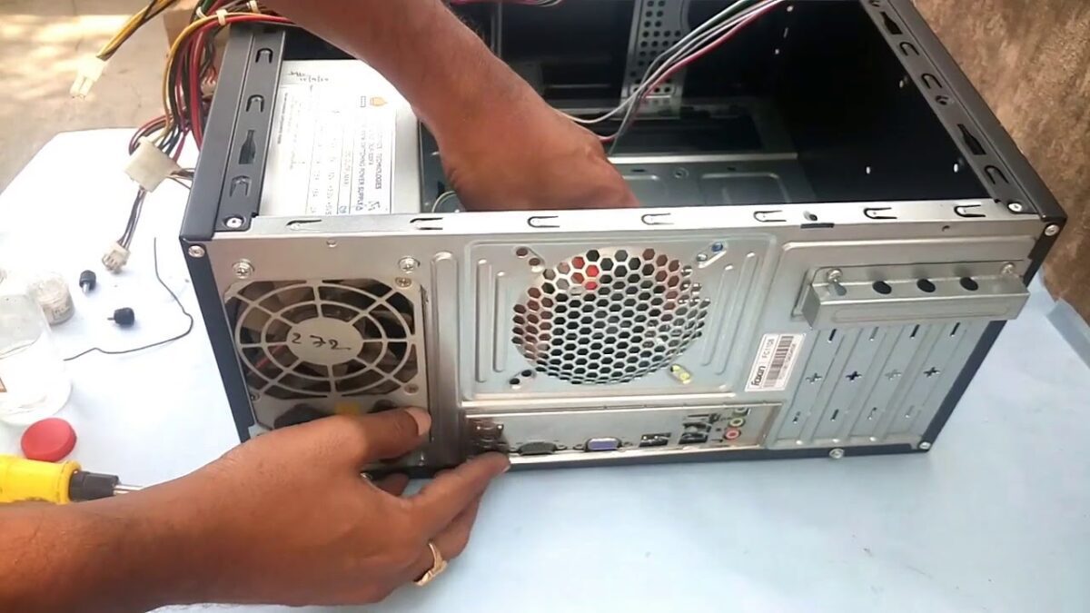 کابل‌کشی SATA و برق درایوها