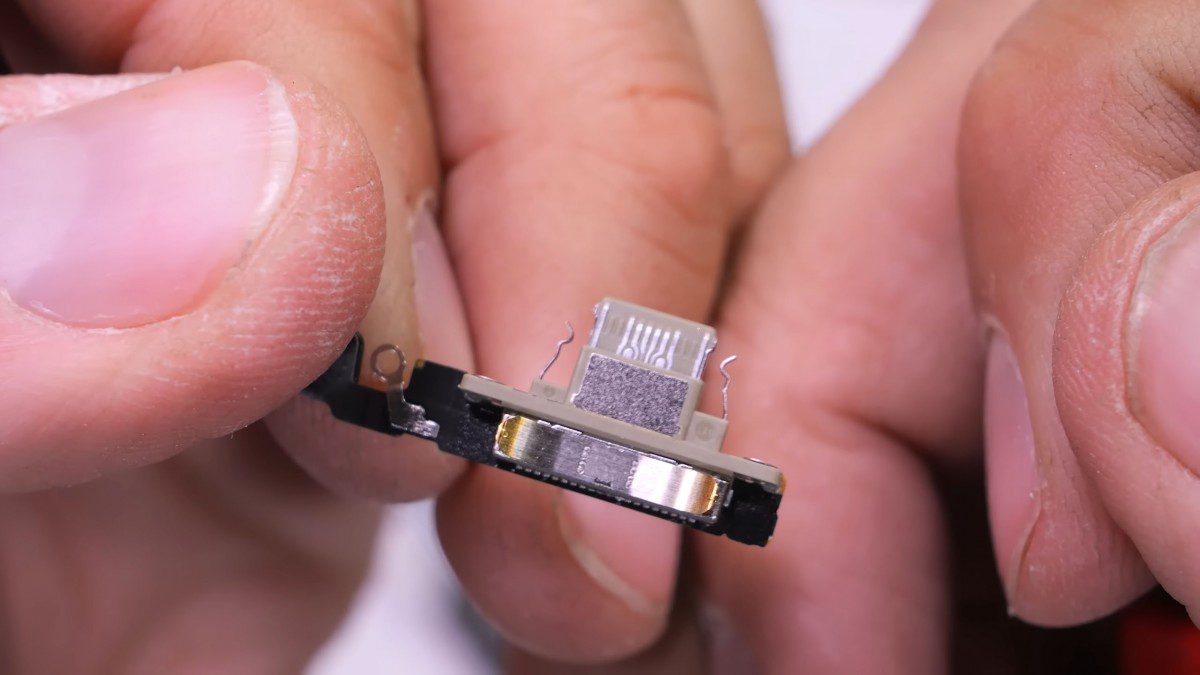 iPhone Air teardown