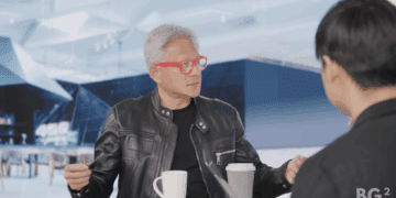 مدیرعامل انویدیا: چین تنها «نانوثانیه‌هایی» از آمریکا در صنعت تراشه عقب است