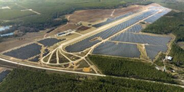 افتتاح نیروگاه خورشیدی به بزرگی ۱۸۵ زمین فوتبال در سوئد