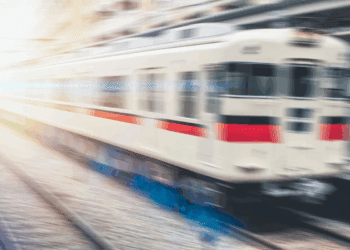 شبکه ریلی، راهکاری پایدار برای حملونقل شهری و کاهش انتشار کربن