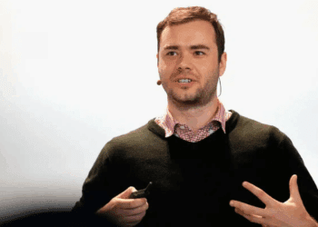 خالق «وایب کدینگ» هم می‌گوید وایب کدینگ کافی نیست!