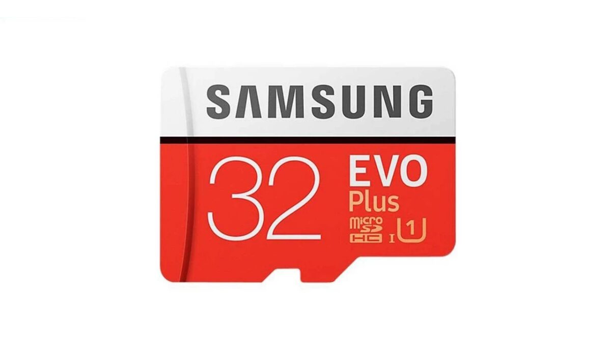 کارت حافظه سامسونگ Evo Plus ۳۲ گیگابایتی با کلاس سرعت ۱۰ و استاندارد UHS-I، گزینه‌ای مناسب برای ضبط ویدیوهای Full HD و ذخیره فایل‌های روزمره است.