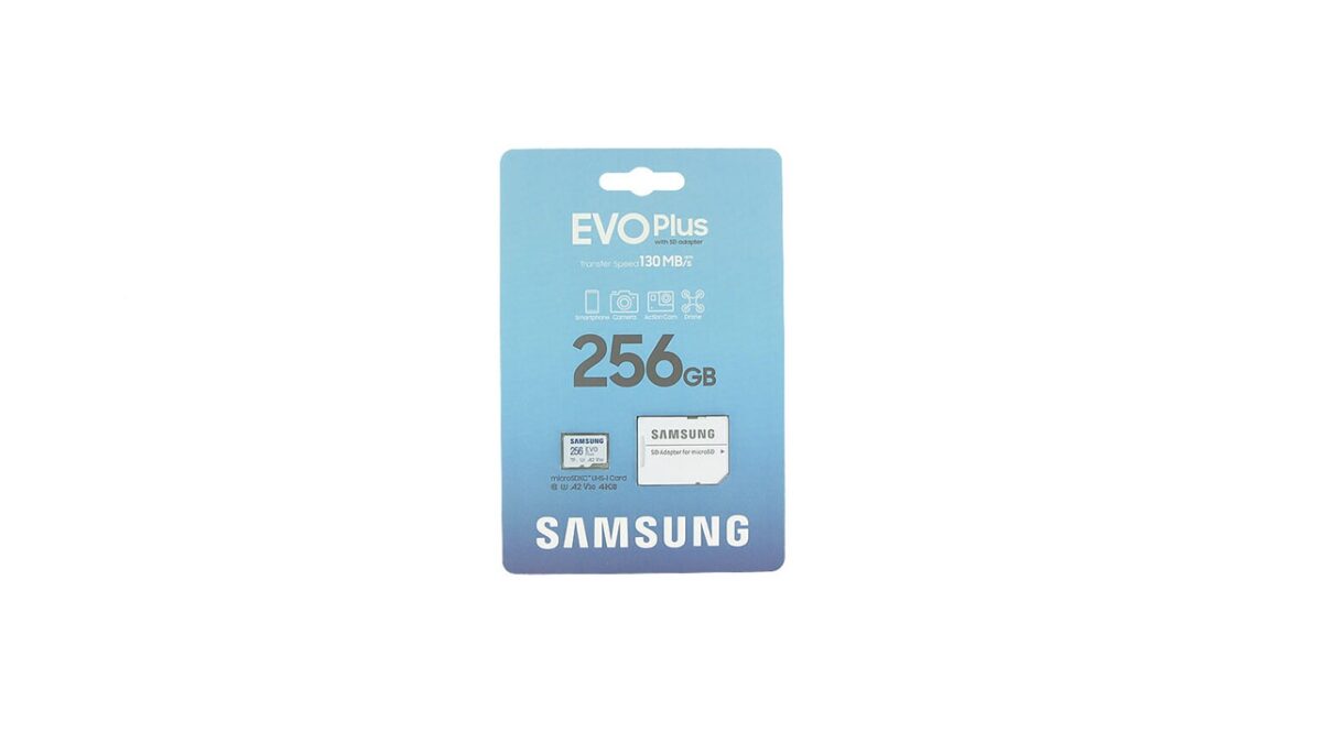 کارت حافظه سامسونگ Evo Plus A2 با سرعت خواندن 130 مگابایت و نوشتن ۱۲۰ مگابایت بر ثانیه، گزینه‌ای عالی برای فیلم‌برداری 4K و اجرای برنامه‌های موبایل است.