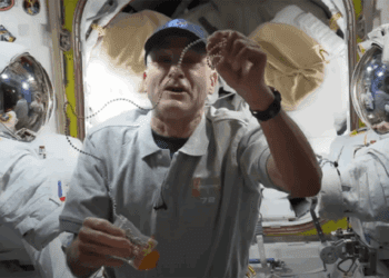 اثر زنجیر در فضا با همکاری ناسا آزمایش شد