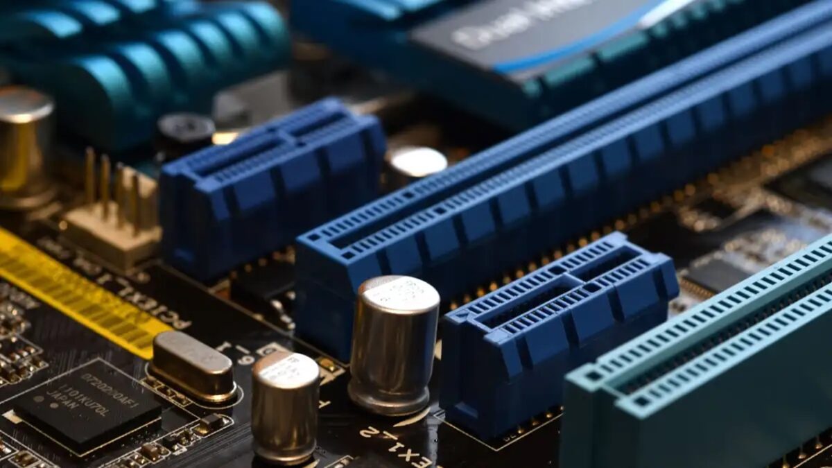 کارت شبکه و ذخیرهسازی (10GbE / NVMe / RAID Controller)