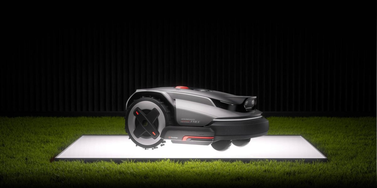 معرفی سه ربات چمن‌زن هوشمند Roborock در نمایشگاه IFA 2025 