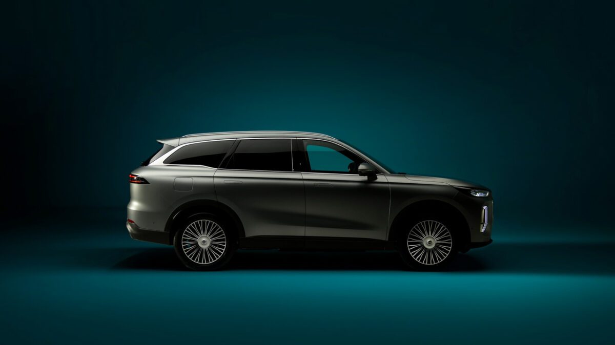 چری از شاسیبلند پرچمدار Tiggo 9 Super Hybrid رونمایی کرد