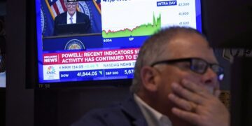 فدرال رزرو نرخ بهره را ۰.۲۵ درصد کاهش داد؛ آغاز سیاست تسهیل کمی از اول دسامبر