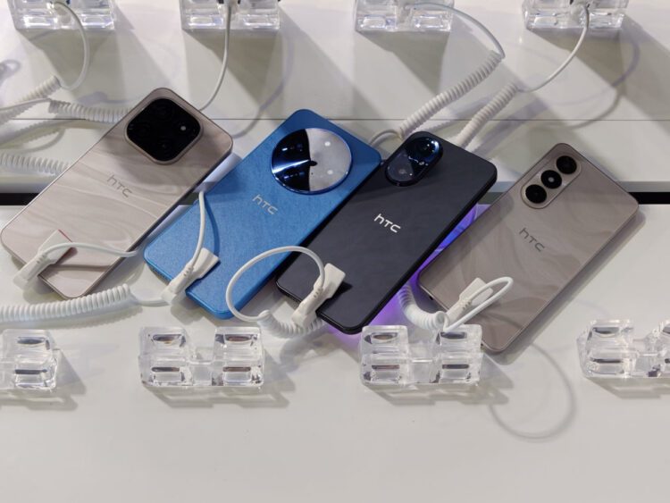 بازگشت HTC با سری وایلدفایر