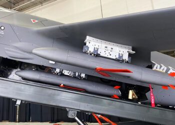 شرکت کراتوس موشک کروز کم‌هزینه Ragnarok را با برد ۹۲۵٫۴ کیلومتر، ارتفاع عملیاتی ۱۰۶۶۸ متر، سرعت Mach 0.7 رونمایی کرد کرد.