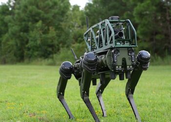 سگ رباتیک جنگی CODiAQ با قابلیت حمله خودکار رونمایی شد