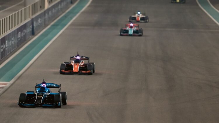 نخستین دوره لیگ مسابقات خودروهای خودران جهان در ابوظبی برگزار شد + ویدیو