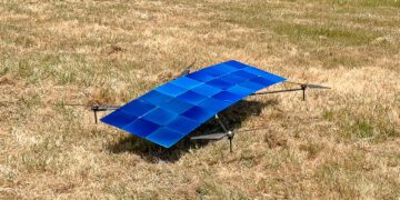 ساخت پهپاد خورشیدی با توان پرواز طولانی