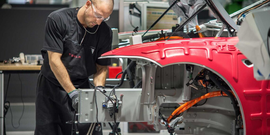 تجربه مهندسی در تسلا