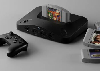 نمایی از کنسول بازسازی‌شده نینتندو ۶۴ کنار کنترلر مدرن آن و کارتریج بازی‌های قدیمی
