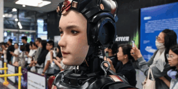 فناوری‌های مهندسی که ربات‌های انسان‌نما را به انسان تبدیل می‌ کنند