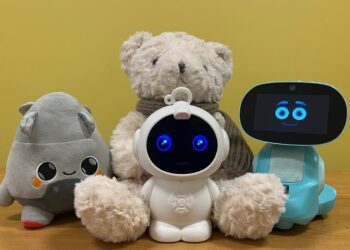تصویری از رباتها و عروسکهای هوش مصنوعی