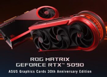 دو کارت گرافیک ROG Matrix GeForce RTX 5090 با طراحی مشکی و قرمز که در حالت پرواز روی یک پس‌زمینه تیره با خطوط نورانی نارنجی/قرمز قرار دارند و عبارت "ROG MATRIX GEFORCE RTX 5090" در پایین دیده می‌شود.