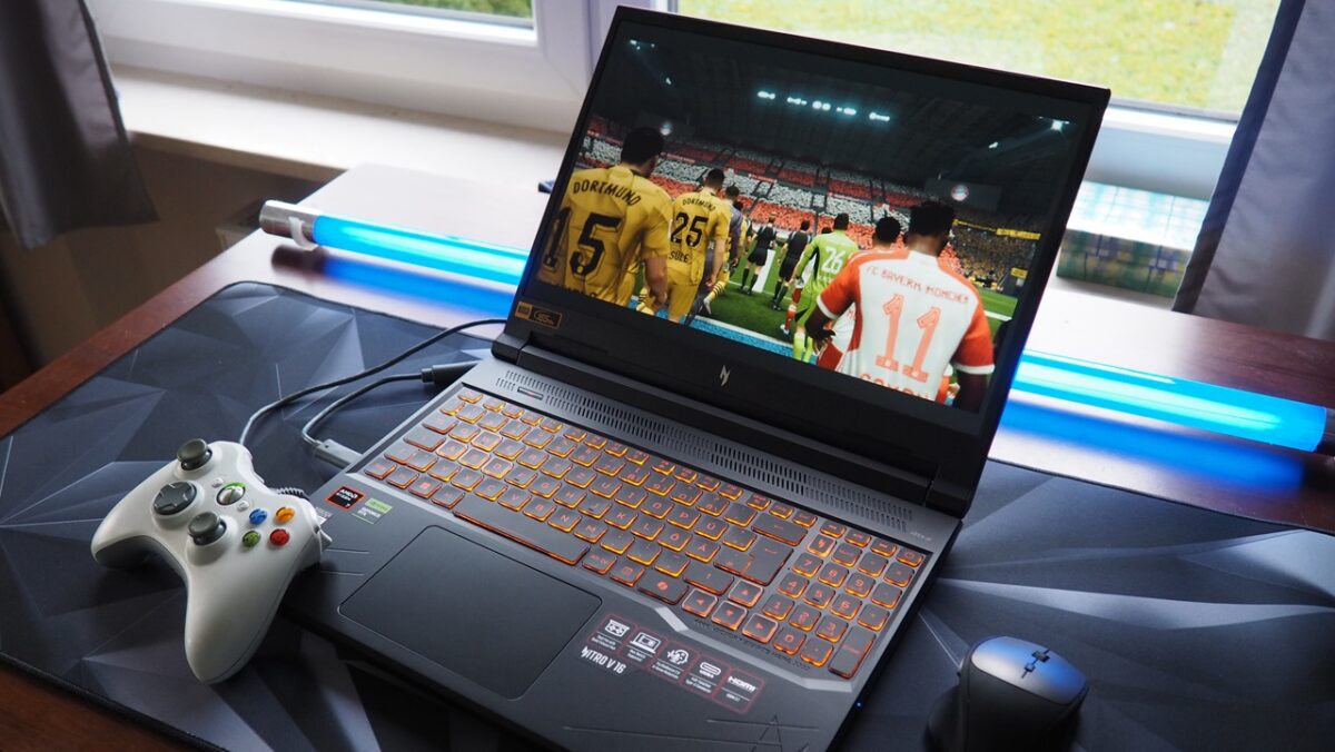 ایسر برای این مدل دو اسلات رم DDR5 و دو اسلات SSD تعبیه کرده که ارزش خرید دستگاه را بهطور قابل توجهی بالاتر میبرد.